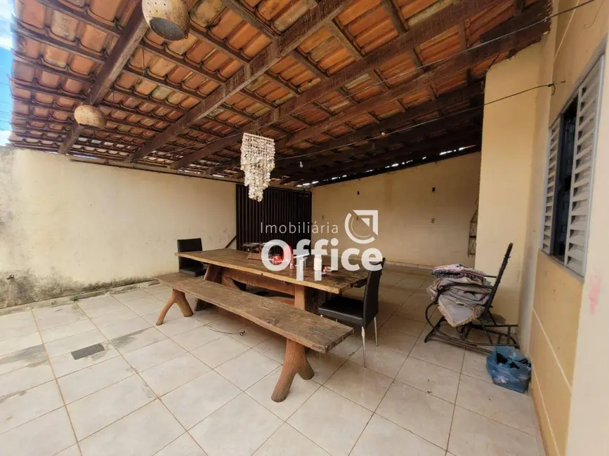 Casa com 2 quartos à venda, 200m2 em Setor Summerville, Anapolis - GO - imagem 3 Foto 3 de Casa com 2 quartos à venda, 200m2 em Setor Summerville, Anapolis - GO