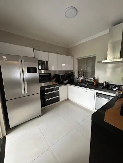 Foto 4 de Casa de Condomínio com 3 quartos à venda, 500m2 em Residencial Araguaia, Anapolis - GO