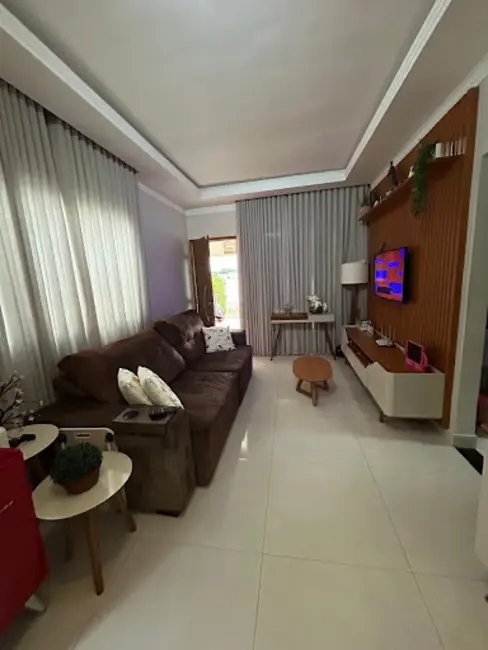 Foto 3 de Casa de Condomínio com 3 quartos à venda, 500m2 em Residencial Araguaia, Anapolis - GO