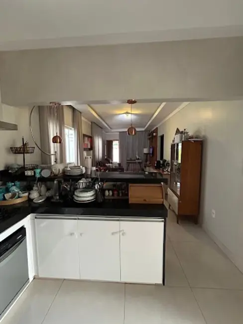 Foto 5 de Casa de Condomínio com 3 quartos à venda, 500m2 em Residencial Araguaia, Anapolis - GO