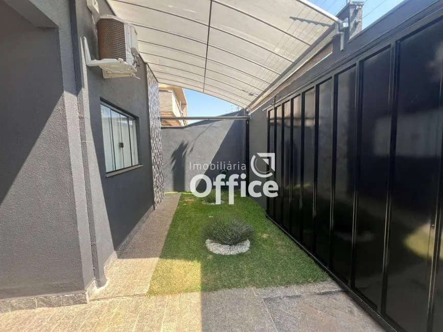 Foto 6 de Casa com 3 quartos à venda, 200m2 em Jardim Itália, Anapolis - GO