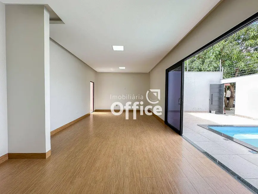 Casa com 3 quartos à venda, 190m2 em Anapolis - GO - imagem 9 Foto 9 de Casa com 3 quartos à venda, 190m2 em Anapolis - GO