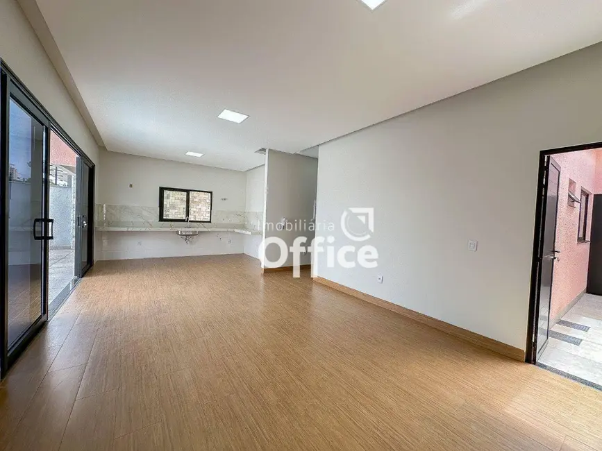 Casa com 3 quartos à venda, 190m2 em Anapolis - GO - imagem 7 Foto 7 de Casa com 3 quartos à venda, 190m2 em Anapolis - GO