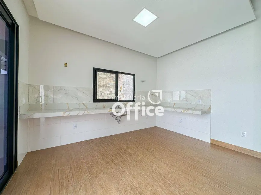 Casa com 3 quartos à venda, 190m2 em Anapolis - GO - imagem 8 Foto 8 de Casa com 3 quartos à venda, 190m2 em Anapolis - GO