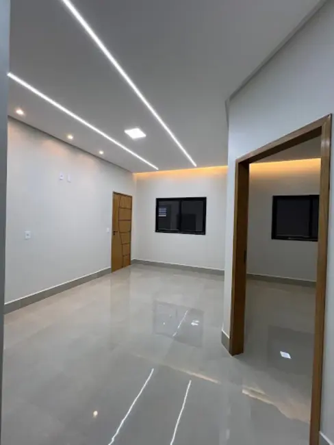 Casa com 3 quartos à venda, 251m2 em Residencial Buritis, Anapolis - GO - imagem 3 Foto 3 de Casa com 3 quartos à venda, 251m2 em Residencial Buritis, Anapolis - GO