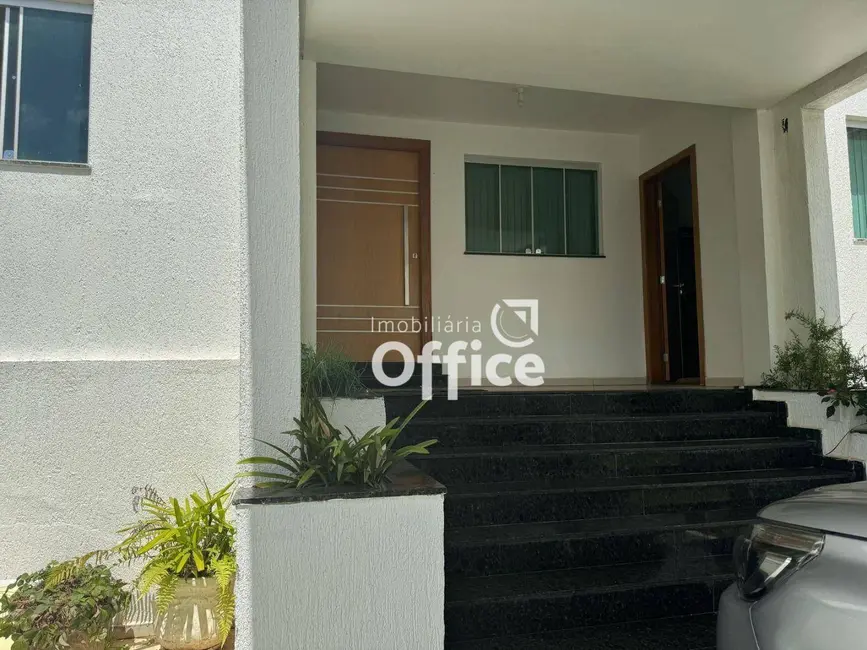 Casa com 3 quartos à venda, 413m2 em Maracanã, Anapolis - GO - imagem 4 Foto 4 de Casa com 3 quartos à venda, 413m2 em Maracanã, Anapolis - GO