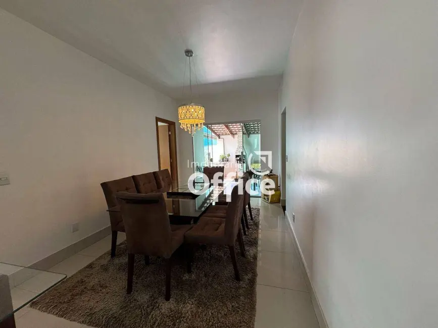 Casa com 3 quartos à venda, 413m2 em Maracanã, Anapolis - GO - imagem 9 Foto 9 de Casa com 3 quartos à venda, 413m2 em Maracanã, Anapolis - GO