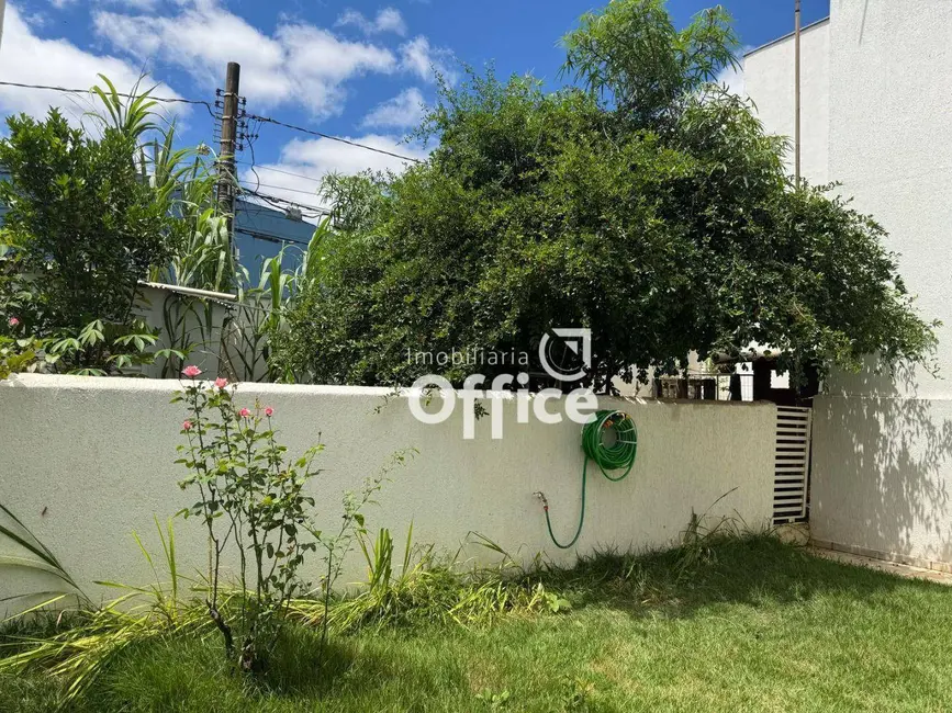 Casa com 3 quartos à venda, 413m2 em Maracanã, Anapolis - GO - imagem 3 Foto 3 de Casa com 3 quartos à venda, 413m2 em Maracanã, Anapolis - GO