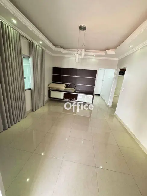 Casa com 3 quartos à venda, 300m2 em Parque dos Pirineus, Anapolis - GO - imagem 3 Foto 3 de Casa com 3 quartos à venda, 300m2 em Parque dos Pirineus, Anapolis - GO