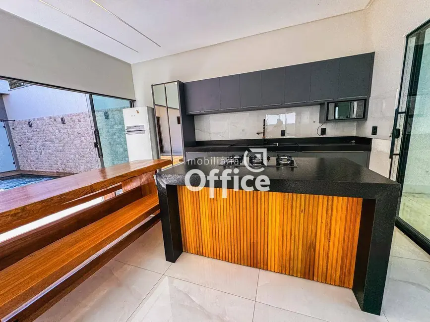 Foto 4 de Casa com 3 quartos à venda, 300m2 em Parque São Jerônimo, Anapolis - GO