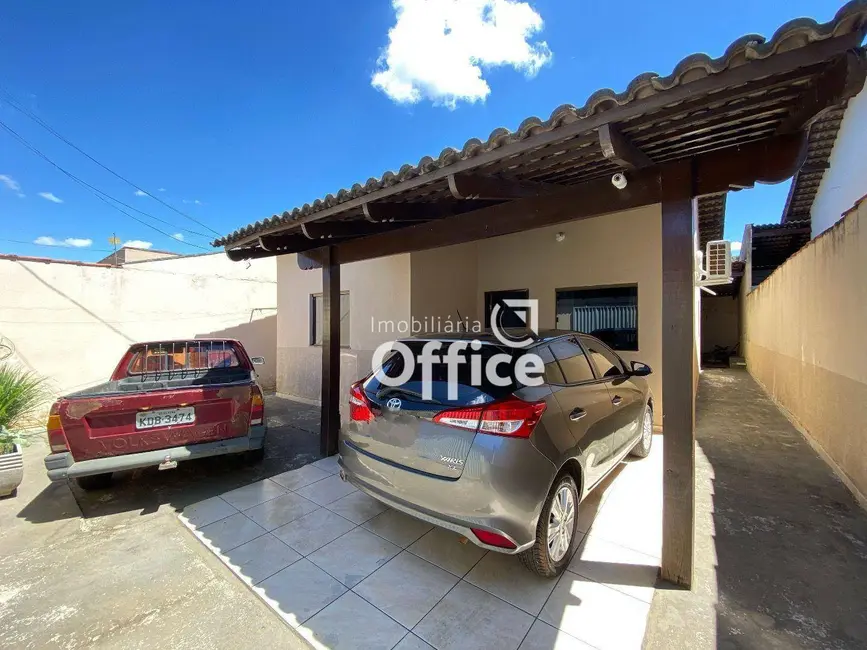 Casa com 3 quartos à venda, 200m2 em Residencial Tangará, Anapolis - GO - imagem 4 Foto 4 de Casa com 3 quartos à venda, 200m2 em Residencial Tangará, Anapolis - GO