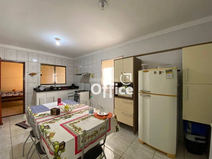 Casa com 3 quartos à venda, 200m2 em Residencial Tangará, Anapolis - GO - imagem 9 Foto 9 de Casa com 3 quartos à venda, 200m2 em Residencial Tangará, Anapolis - GO
