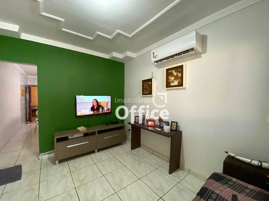 Casa com 3 quartos à venda, 200m2 em Residencial Tangará, Anapolis - GO - imagem 6 Foto 6 de Casa com 3 quartos à venda, 200m2 em Residencial Tangará, Anapolis - GO