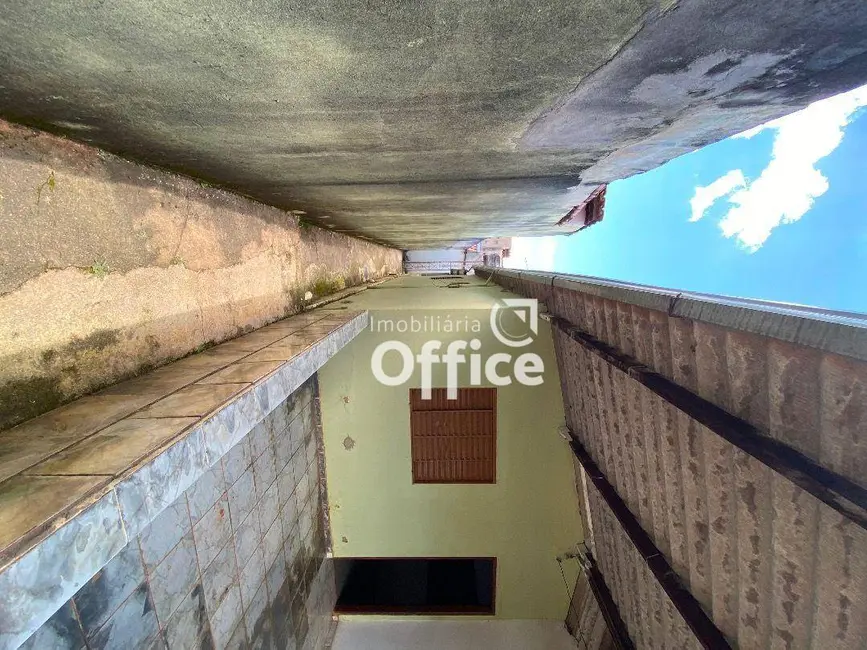 Foto 5 de Casa com 4 quartos à venda, 300m2 em Anapolis - GO