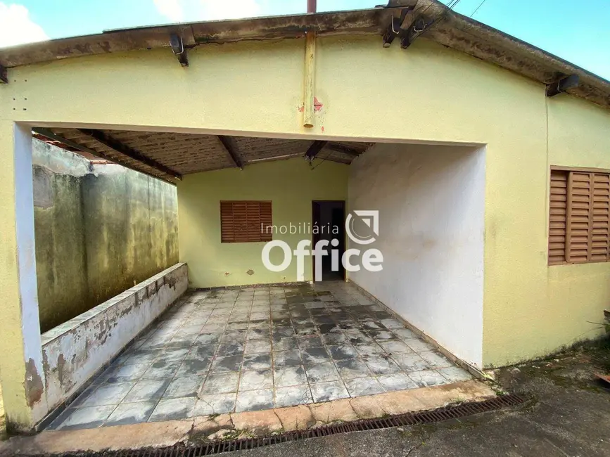 Foto 2 de Casa com 4 quartos à venda, 300m2 em Anapolis - GO