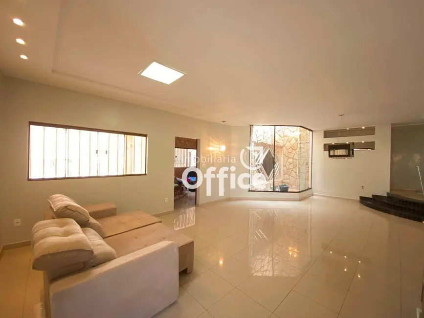 Casa com 4 quartos à venda, 600m2 em Parque Brasília 2ª Etapa, Anapolis - GO - imagem 6 Foto 6 de Casa com 4 quartos à venda, 600m2 em Parque Brasília 2ª Etapa, Anapolis - GO