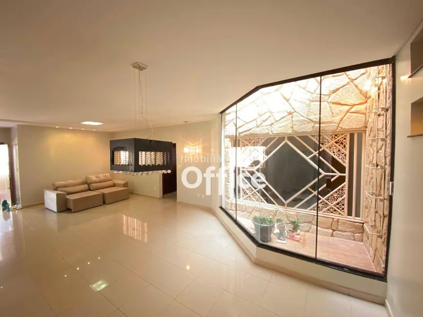 Casa com 4 quartos à venda, 600m2 em Parque Brasília 2ª Etapa, Anapolis - GO - imagem 7 Foto 7 de Casa com 4 quartos à venda, 600m2 em Parque Brasília 2ª Etapa, Anapolis - GO