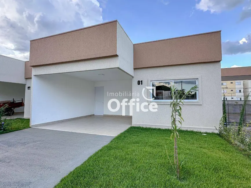 Foto 2 de Casa de Condomínio com 3 quartos à venda, 200m2 em Chácaras Colorado, Anapolis - GO