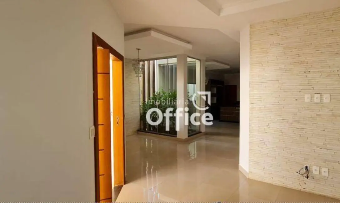 Casa com 3 quartos à venda, 300m2 em Parque Brasília 2ª Etapa, Anapolis - GO - imagem 7 Foto 7 de Casa com 3 quartos à venda, 300m2 em Parque Brasília 2ª Etapa, Anapolis - GO