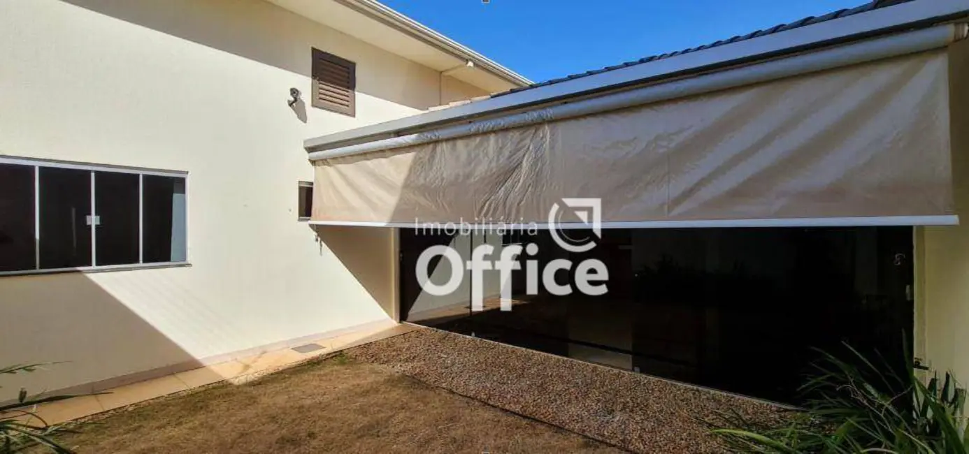 Casa com 3 quartos à venda, 300m2 em Parque Brasília 2ª Etapa, Anapolis - GO - imagem 5 Foto 5 de Casa com 3 quartos à venda, 300m2 em Parque Brasília 2ª Etapa, Anapolis - GO