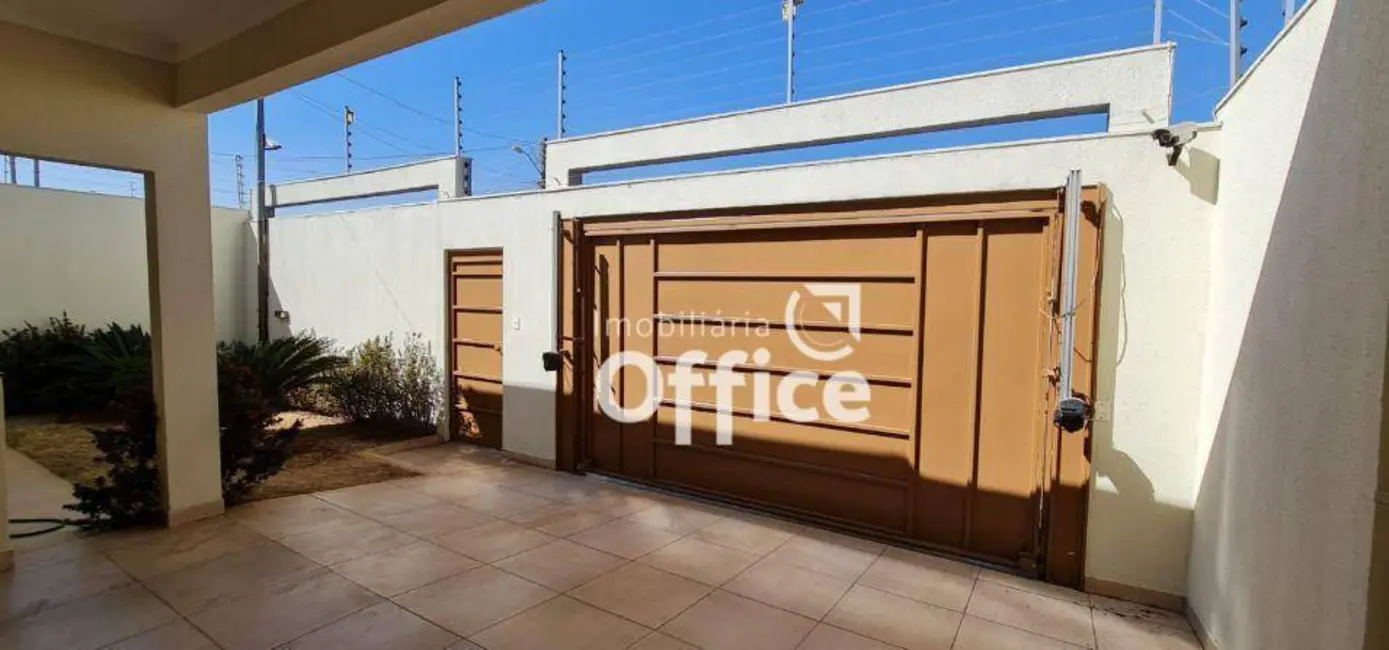 Casa com 3 quartos à venda, 300m2 em Parque Brasília 2ª Etapa, Anapolis - GO - imagem 3 Foto 3 de Casa com 3 quartos à venda, 300m2 em Parque Brasília 2ª Etapa, Anapolis - GO