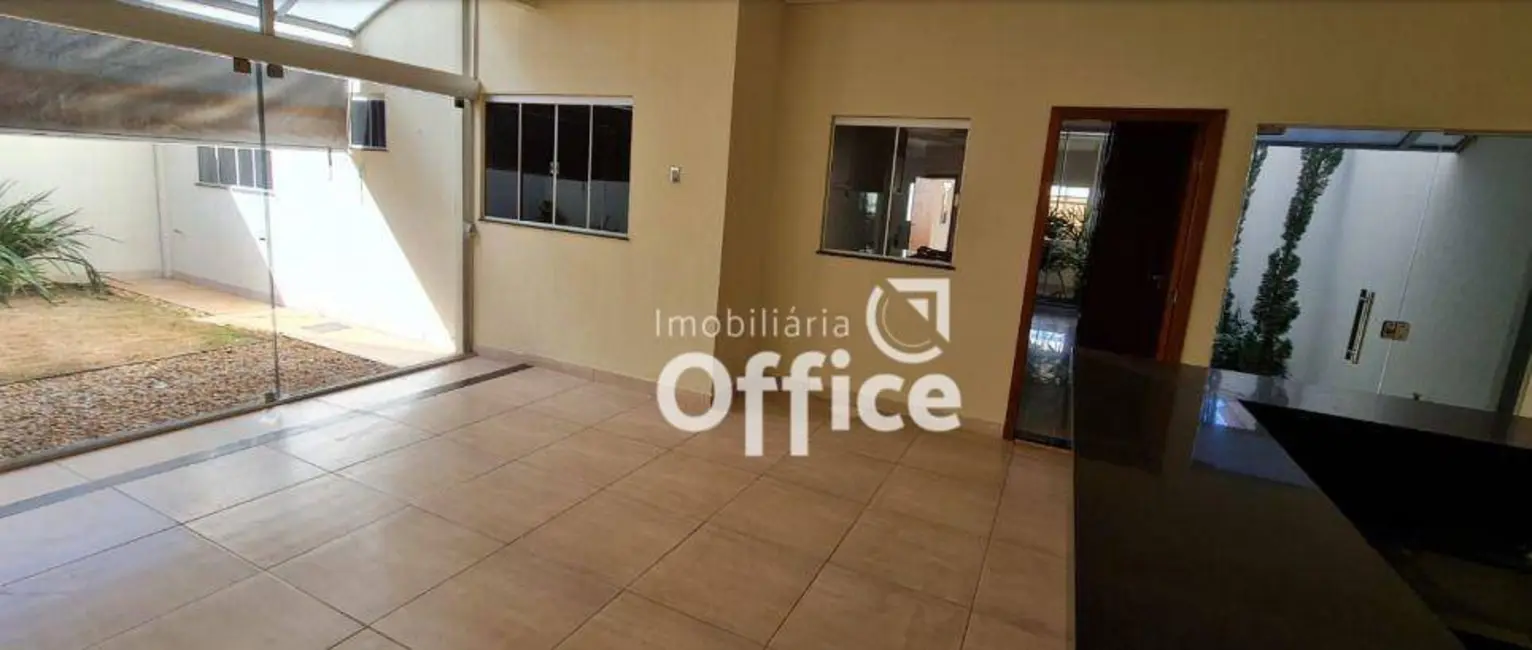 Casa com 3 quartos à venda, 300m2 em Parque Brasília 2ª Etapa, Anapolis - GO - imagem 4 Foto 4 de Casa com 3 quartos à venda, 300m2 em Parque Brasília 2ª Etapa, Anapolis - GO