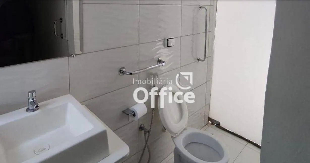 Casa com 3 quartos à venda, 320m2 em Setor Central, Anapolis - GO - imagem 6 Foto 6 de Casa com 3 quartos à venda, 320m2 em Setor Central, Anapolis - GO