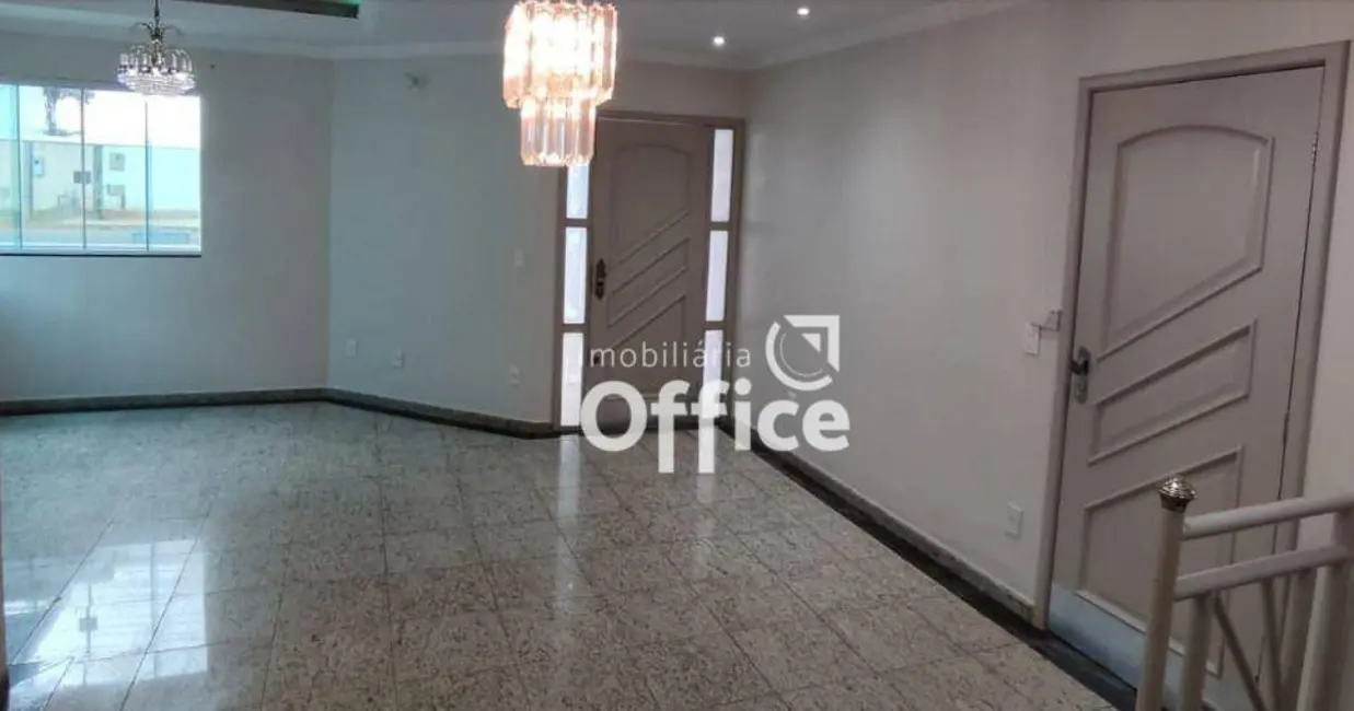 Casa com 3 quartos à venda, 450m2 em Anápolis City, Anapolis - GO - imagem 4 Foto 4 de Casa com 3 quartos à venda, 450m2 em Anápolis City, Anapolis - GO
