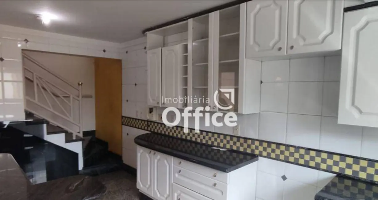 Casa com 3 quartos à venda, 450m2 em Anápolis City, Anapolis - GO - imagem 9 Foto 9 de Casa com 3 quartos à venda, 450m2 em Anápolis City, Anapolis - GO