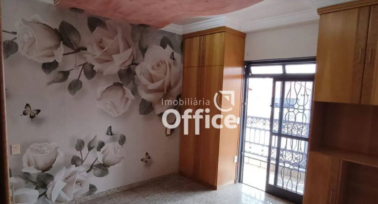 Casa com 3 quartos à venda, 450m2 em Anápolis City, Anapolis - GO - imagem 5 Foto 5 de Casa com 3 quartos à venda, 450m2 em Anápolis City, Anapolis - GO
