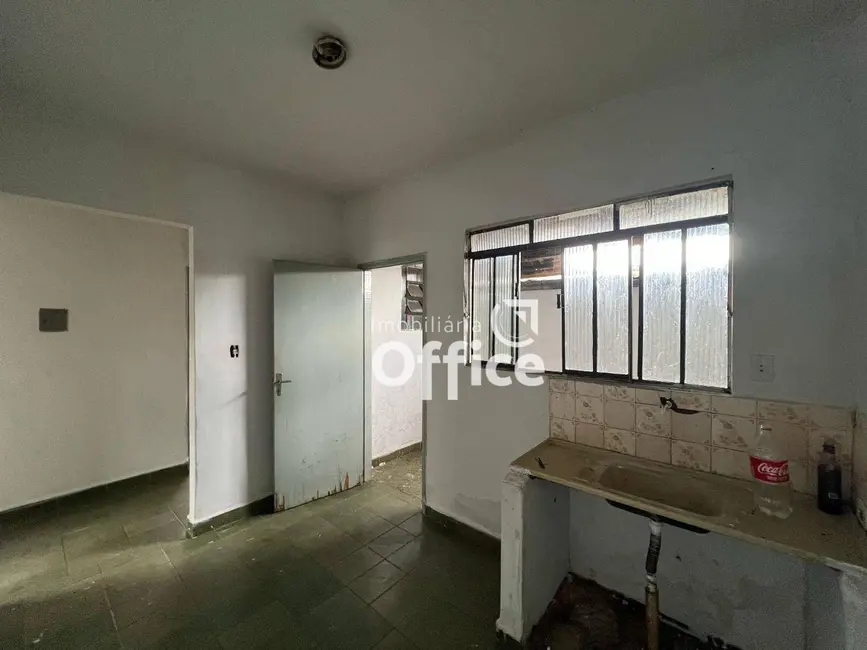 Foto 5 de Kitnet com 3 quartos para alugar, 75m2 em Jardim Bela Vista, Anapolis - GO