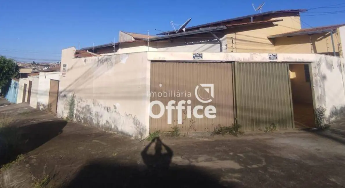 Casa com 2 quartos à venda, 347m2 em Santo André, Anapolis - GO - imagem 1 Foto 1 de Casa com 2 quartos à venda, 347m2 em Santo André, Anapolis - GO