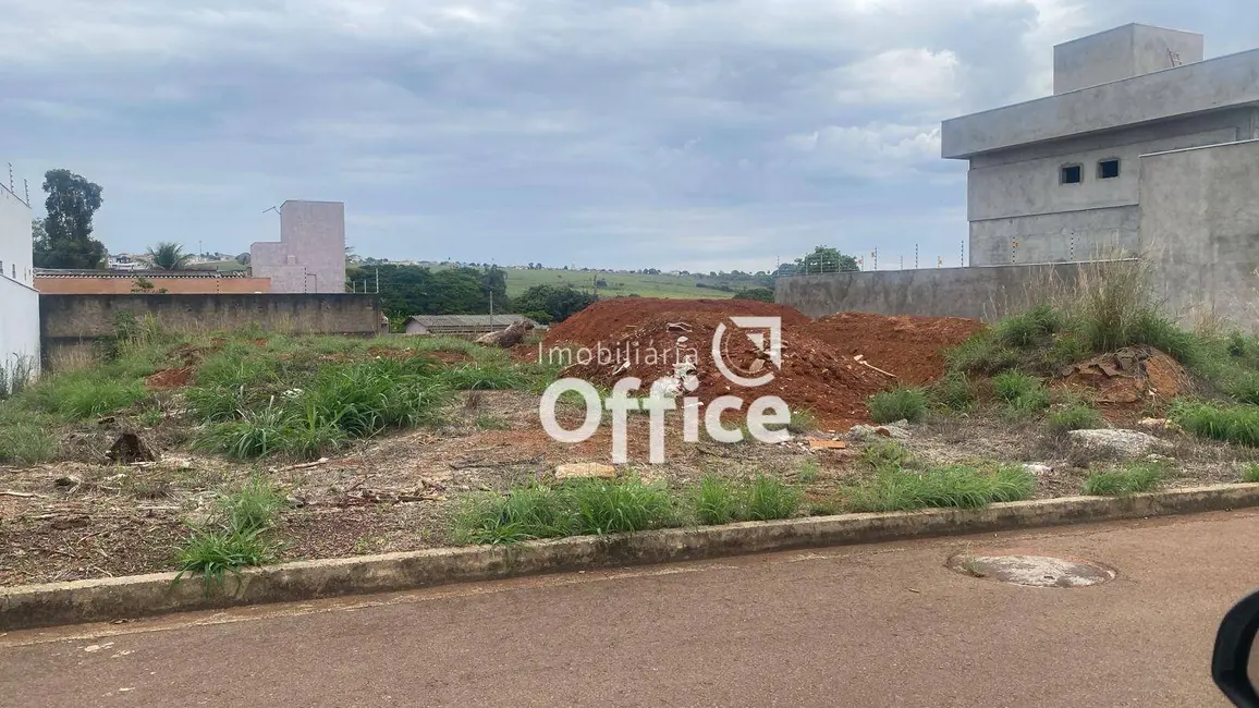 Foto 1 de Terreno / Lote à venda, 420m2 em Anápolis City, Anapolis - GO