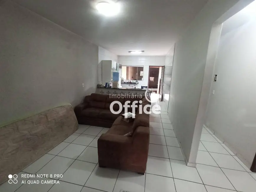 Casa com 3 quartos à venda, 200m2 em Residencial Flamboyant, Anapolis - GO - imagem 3 Foto 3 de Casa com 3 quartos à venda, 200m2 em Residencial Flamboyant, Anapolis - GO