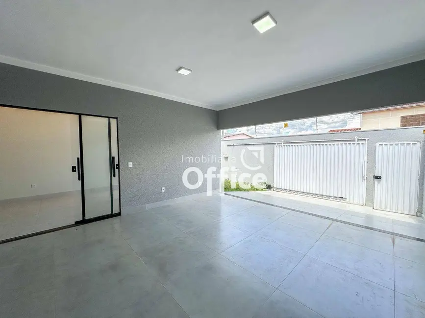 Foto 2 de Casa com 3 quartos à venda, 200m2 em Residencial Flamboyant, Anapolis - GO