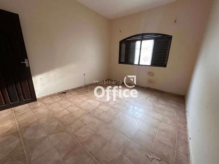 Foto 8 de Casa com 3 quartos à venda, 300m2 em Vila Jaiara, Anapolis - GO