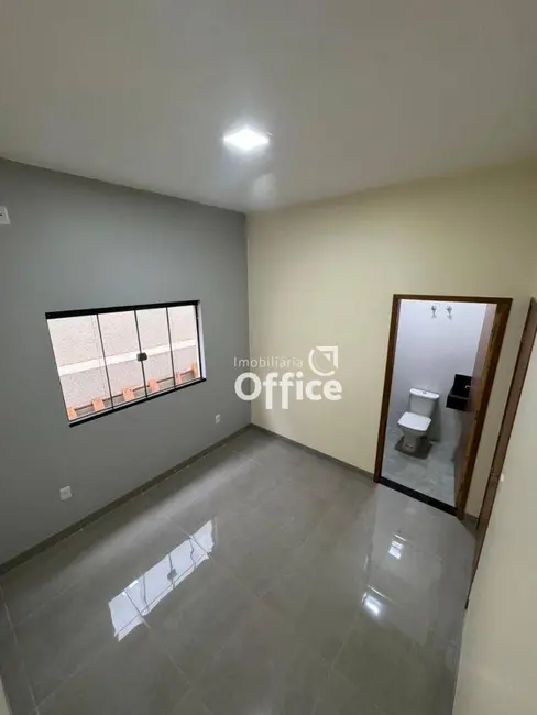 Casa com 3 quartos à venda, 180m2 em São Carlos, Anapolis - GO - imagem 4 Foto 4 de Casa com 3 quartos à venda, 180m2 em São Carlos, Anapolis - GO