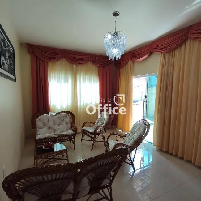 Foto 6 de Casa com 3 quartos à venda, 480m2 em Vila Jaiara, Anapolis - GO