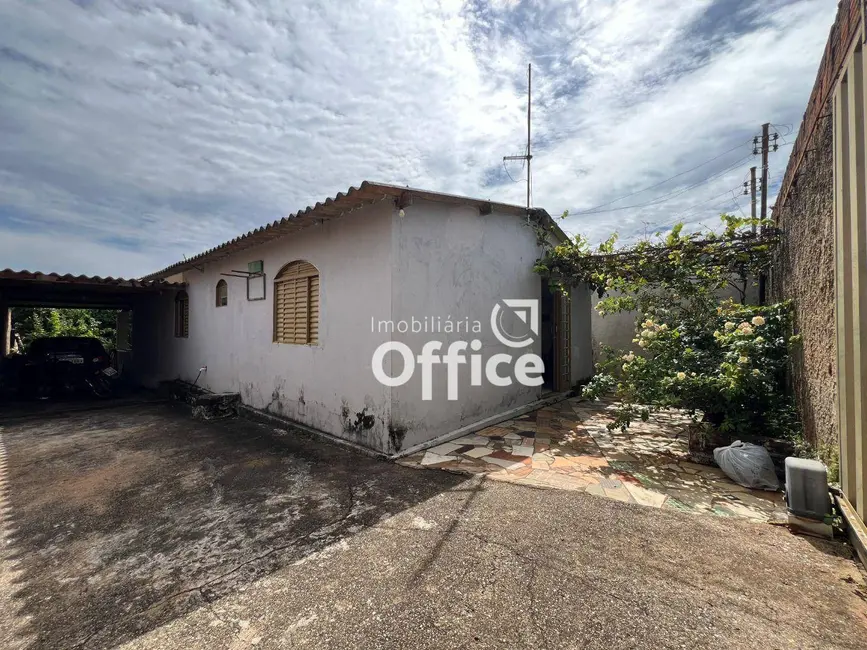 Foto 1 de Casa com 2 quartos à venda, 300m2 em Víviam Parque, Anapolis - GO