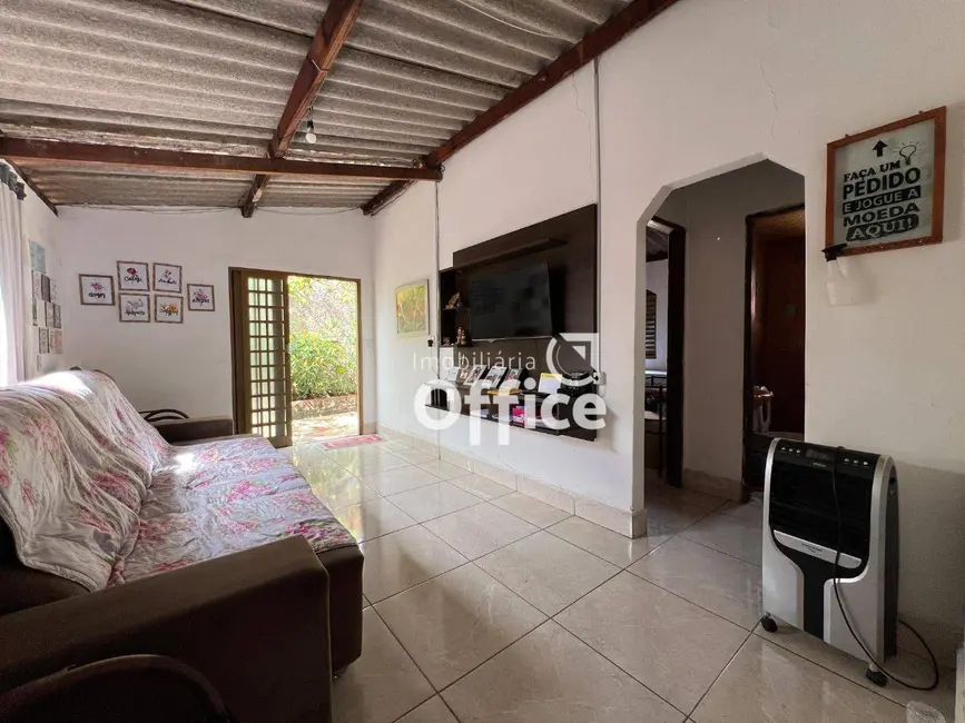 Foto 3 de Casa com 2 quartos à venda, 300m2 em Víviam Parque, Anapolis - GO