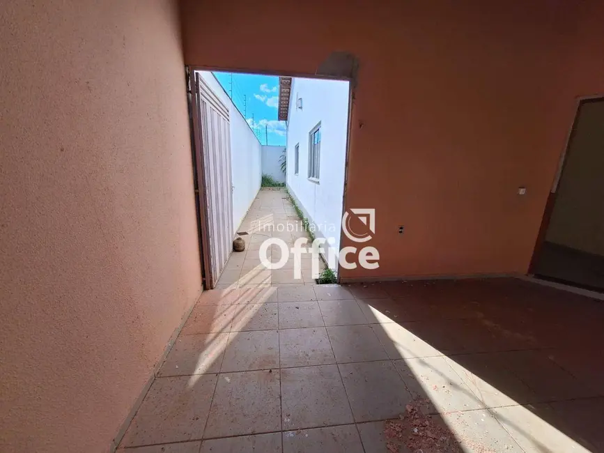 Casa com 3 quartos à venda, 300m2 em Residencial Flor do Cerrado, Anapolis - GO - imagem 3 Foto 3 de Casa com 3 quartos à venda, 300m2 em Residencial Flor do Cerrado, Anapolis - GO