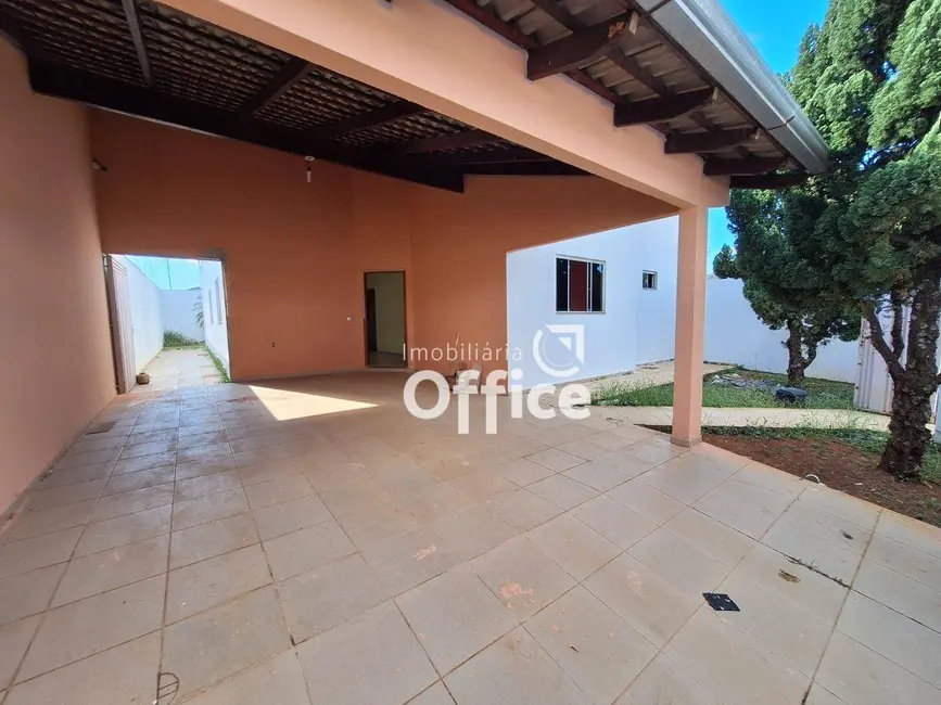 Foto 1 de Casa com 3 quartos à venda, 300m2 em Residencial Flor do Cerrado, Anapolis - GO