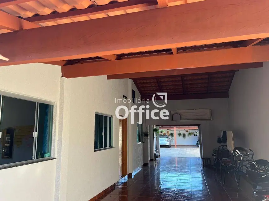 Casa com 3 quartos à venda, 360m2 em São Carlos, Anapolis - GO - imagem 3 Foto 3 de Casa com 3 quartos à venda, 360m2 em São Carlos, Anapolis - GO