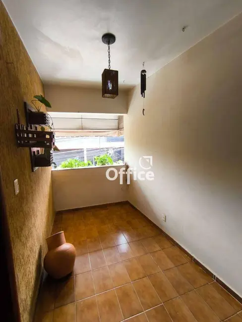 Foto 7 de Sobrado com 3 quartos à venda, 300m2 em Vila Jussara, Anapolis - GO