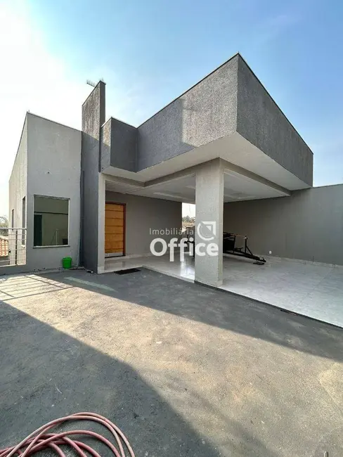 Foto 1 de Sobrado com 3 quartos para alugar, 240m2 em Anexo Itamaraty, Anapolis - GO