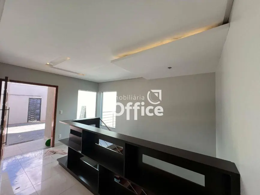 Foto 5 de Sobrado com 3 quartos para alugar, 240m2 em Anexo Itamaraty, Anapolis - GO