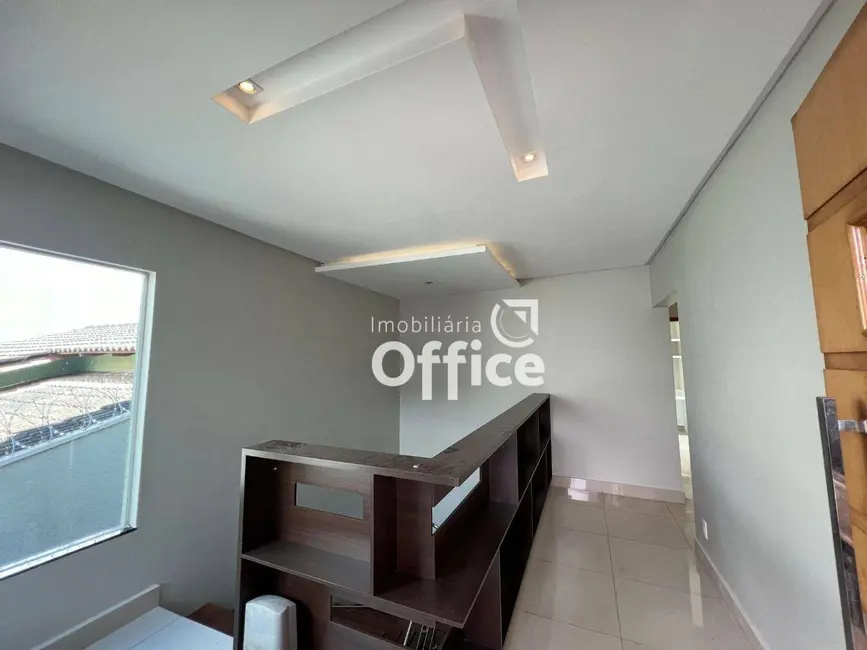 Foto 4 de Sobrado com 3 quartos para alugar, 240m2 em Anexo Itamaraty, Anapolis - GO