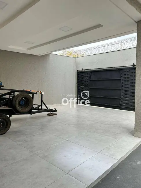 Foto 3 de Sobrado com 3 quartos para alugar, 240m2 em Anexo Itamaraty, Anapolis - GO