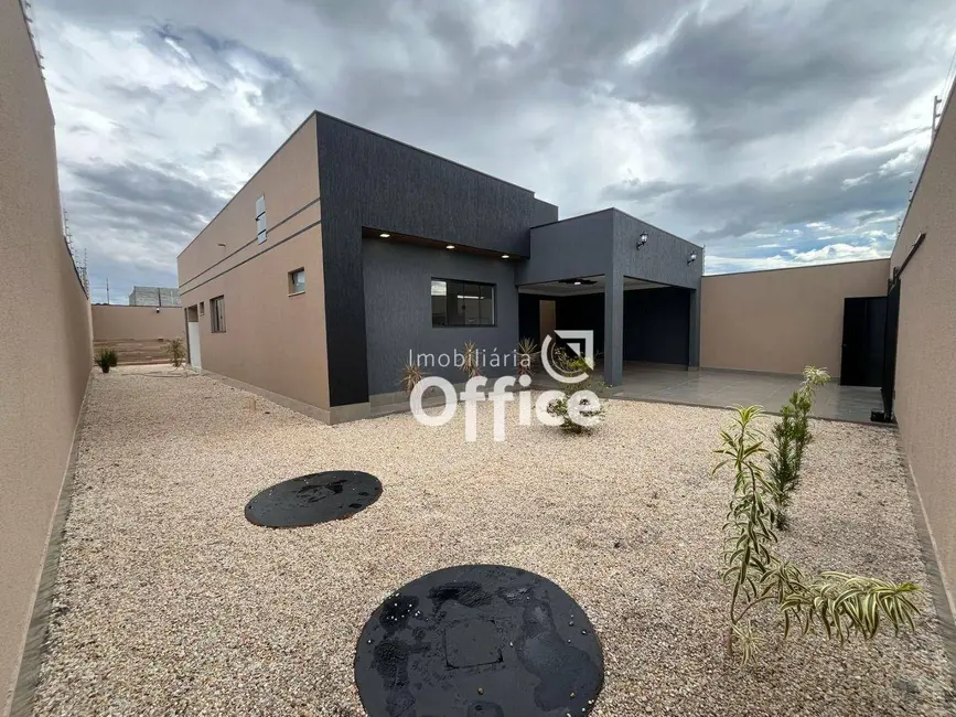 Foto 2 de Casa com 3 quartos à venda, 420m2 em Anapolis - GO