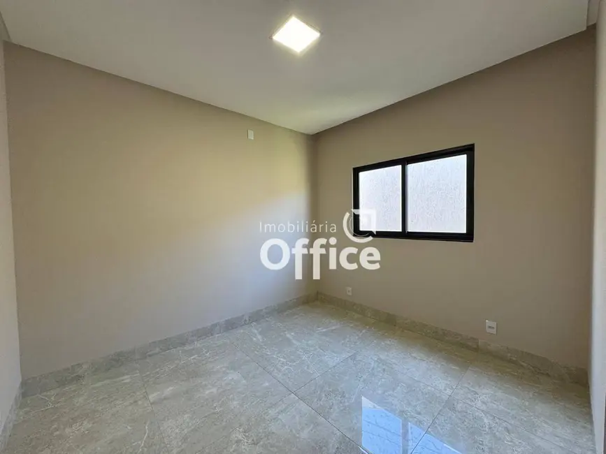 Casa com 3 quartos à venda, 200m2 em Residencial Paris, Anapolis - GO - imagem 2 Foto 2 de Casa com 3 quartos à venda, 200m2 em Residencial Paris, Anapolis - GO